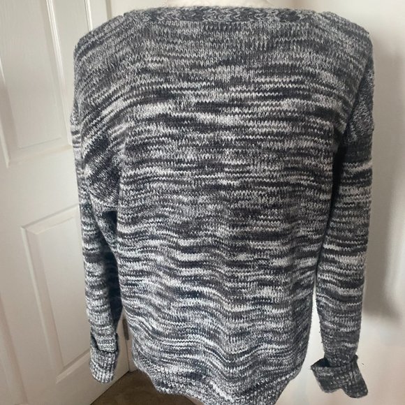 Women's vneck light & dark grey marble sweater size L - Picture 5 of 8